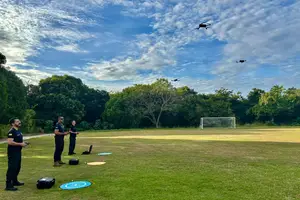 Policiais em treinamento com drones (Foto: Reprodução)