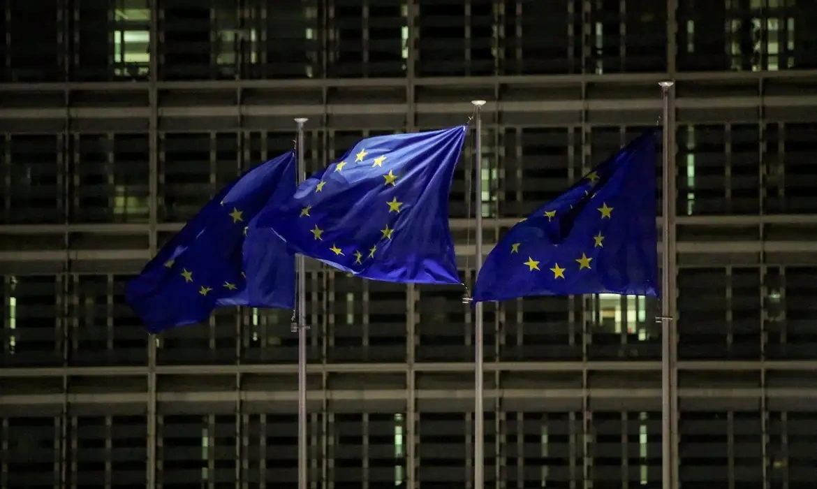 Uniao Europeia aprova contratarifas sobre US$ 9,3 bilhões em produtos dos EUA
