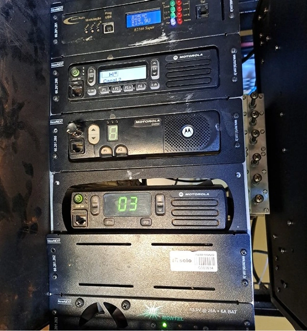 A ANATEL apreendeu rádios transceptores VHF e uma estação repetidora