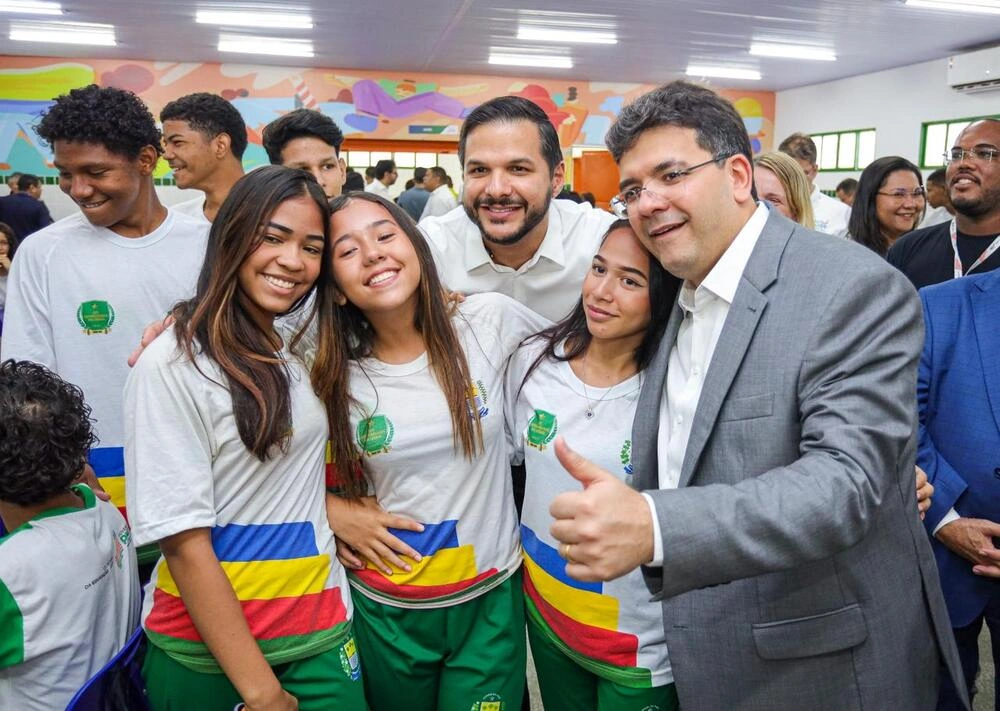 A inauguração, que contou com a presença do Governador Rafael Fonteles e do Secretário de Estado da Educação, Washington Bandeira.