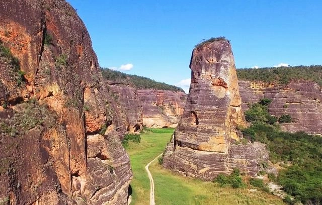 Cânions do Viana ganham destaque nacional em publicação do Ministério do Turismo