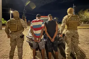 Dois adolescentes foram apreendidos após uma denúncia de que planejavam realizar um “Tribunal do Crime” na noite desta segunda-feira (18) (Foto: BEPI)