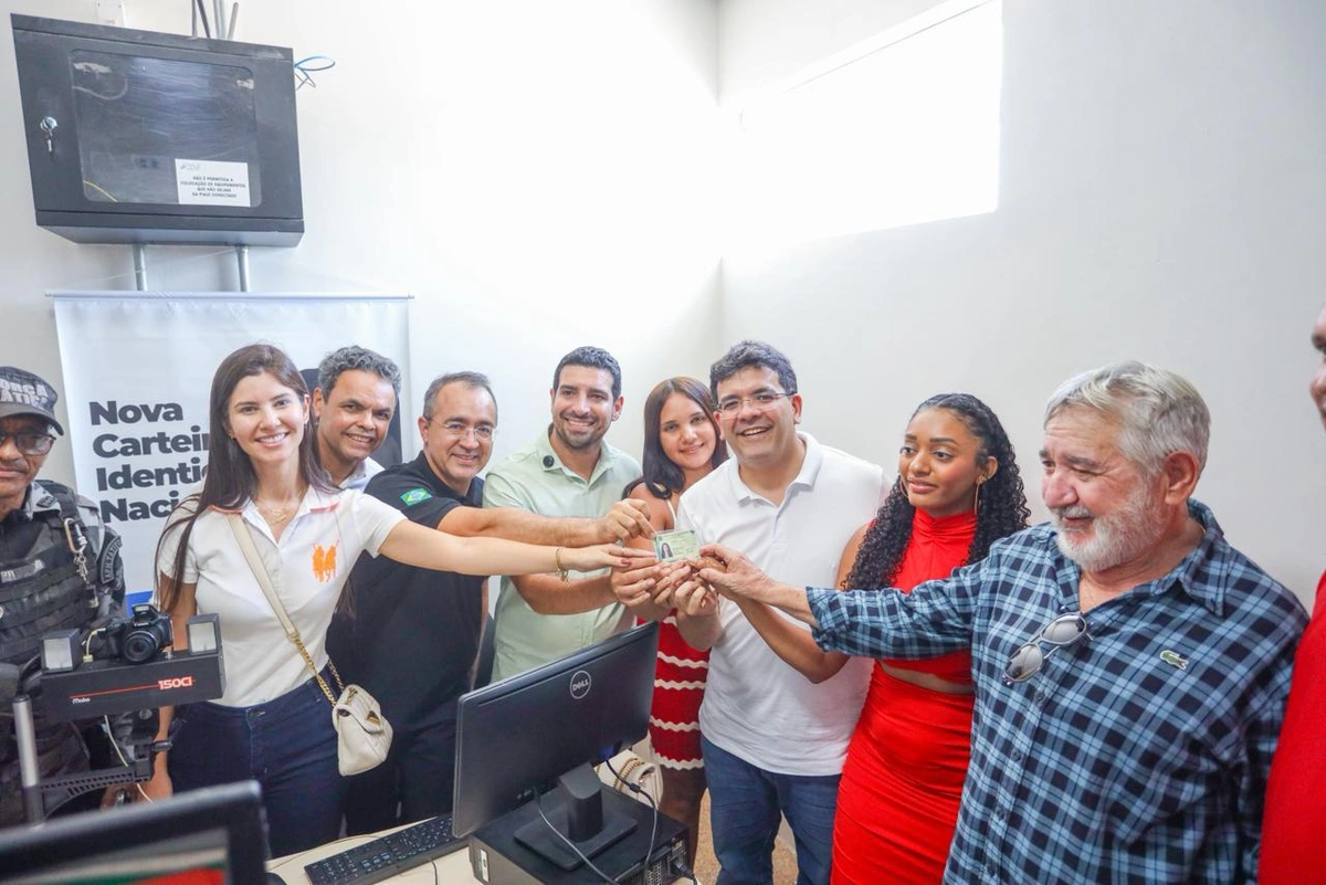 Entrega de carteiras de identidade em Santa Filomena