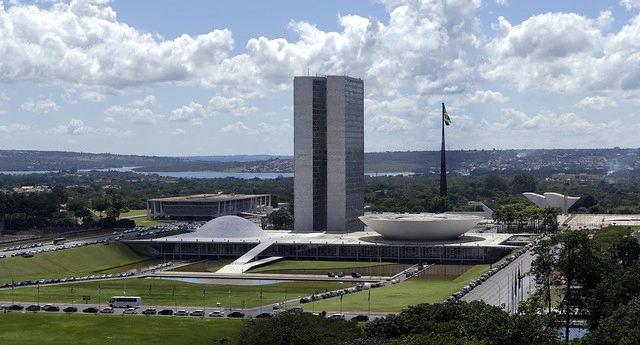 Governo propõe R$ 40,8 bilhões para emendas parlamentares em 2026