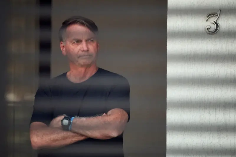 Jair Bolsonaro em prisão domiciliar