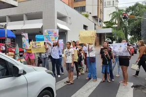 Manifestação em frente ao INSS (Foto: Reprodução)