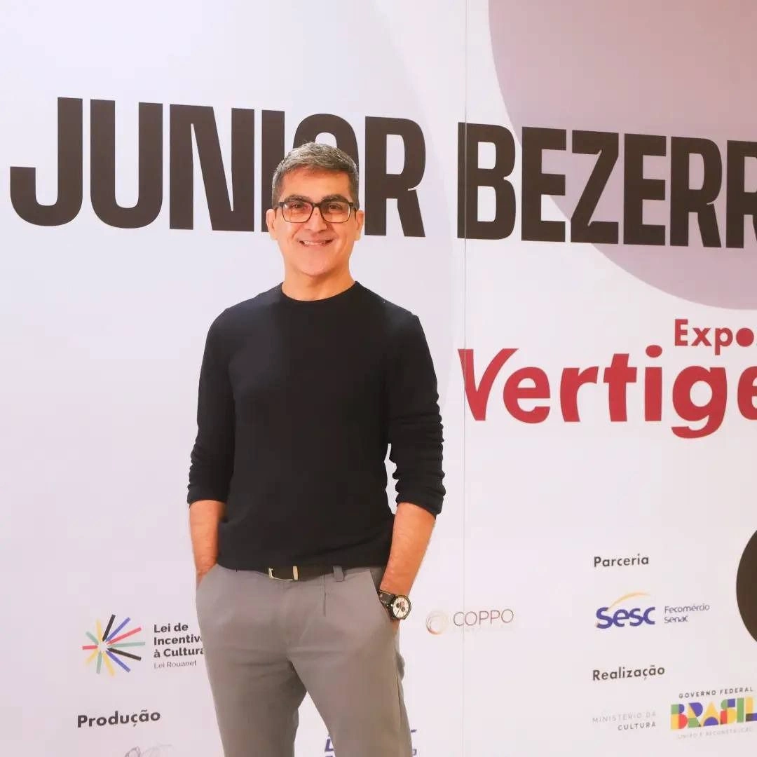 O artista piauiense Junior Bezerra estreia no Rio de Janeiro com a exposição Vertigem