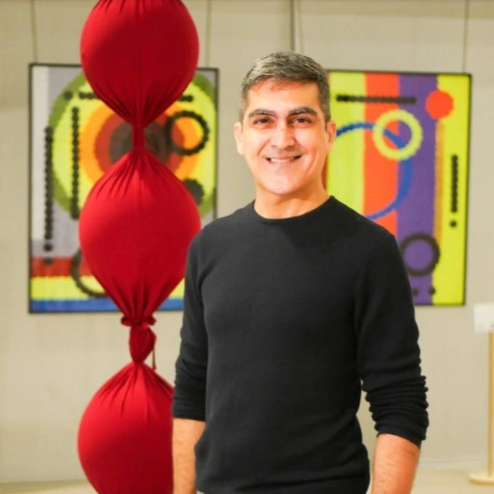 O artista piauiense Junior Bezerra estreia no Rio de Janeiro com a exposição Vertigem
