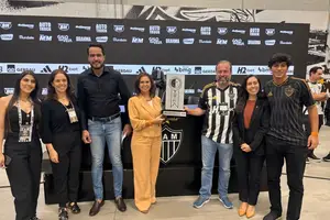 O estádio se torna o primeiro do futebol brasileiro a receber o reconhecimento, entregue pelo Ministério de Minas e Energia (Foto: Reprodução)