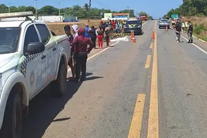Acidente na BR-402 entre Luís Correia e Cajueiro da Praia / Barra Grande (Foto: Reprodução)