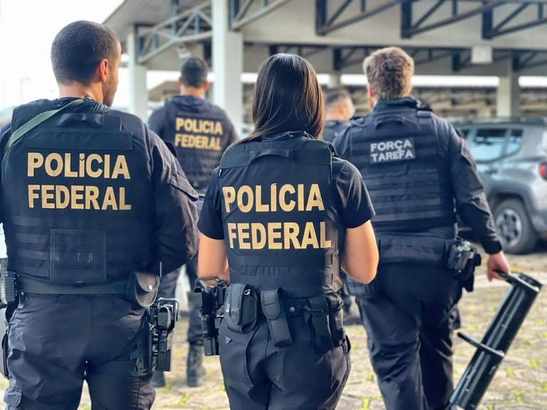 Agentes da PF