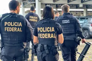 Agentes da PF (Foto: Reprodução)