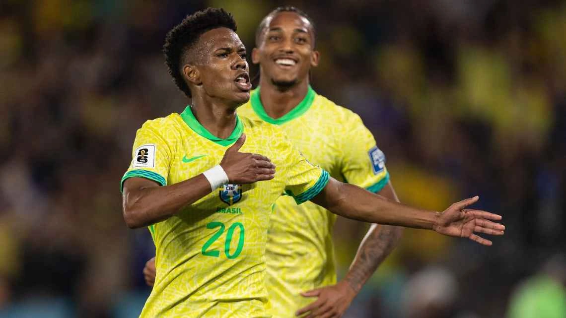 Brasil vence o Chile no Maracanã com gols de Estêvão, Lucas Paquetá e Bruno Guimarães.