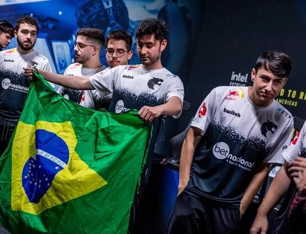 Equipe Brasileira vencedora de um Campeonato de Jogo Online E-Sports