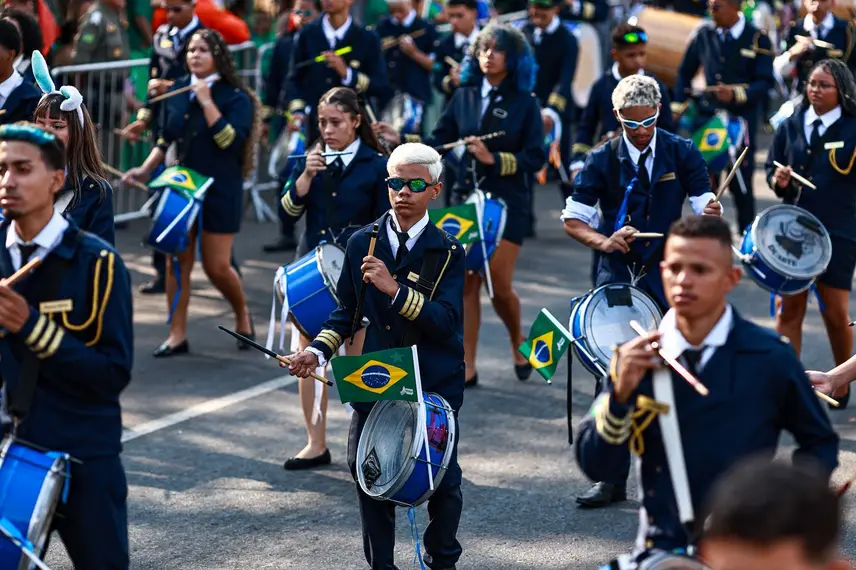 Estudantes no desfile de 7 de Setembro
