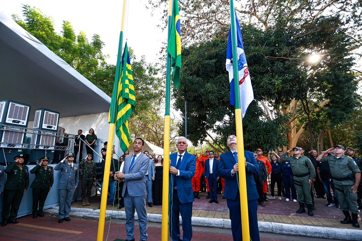 Hasteamento das Bandeiras no desfile de 7 de Setembro