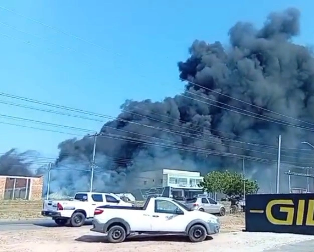 Incêndio no residencial Mãe Rainha em Parnaíba