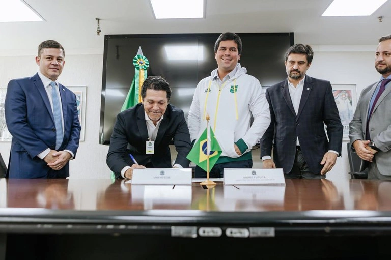 Ministério do Esporte vai capacitar 10 mil jovens em cursos gratuitos de e-Sports
