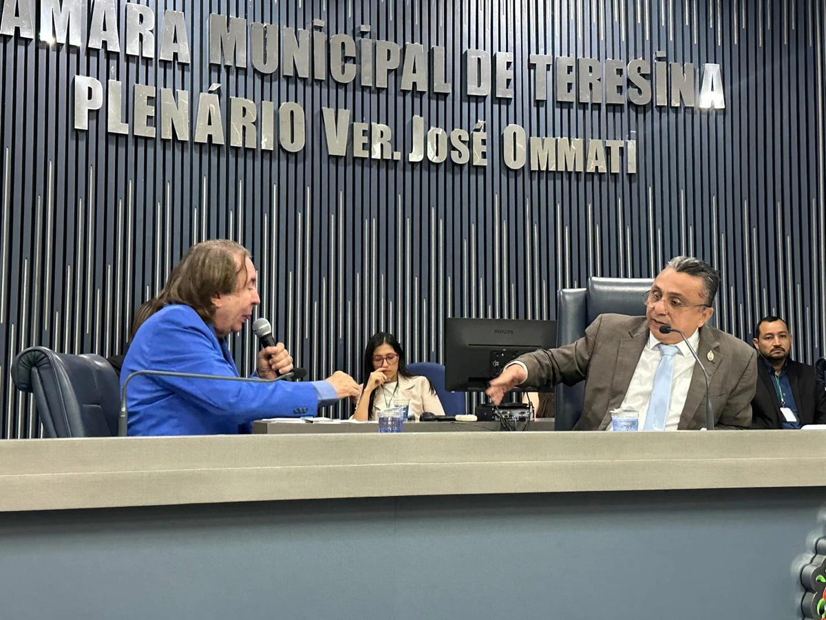 Na mesma sessão da CPI, compareceram o ex-secretário de Planejamento, João Henrique Sousa