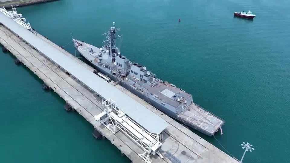 Trump autoriza General Caine a derrubar caças venezuelanos perto de navios dos EUA