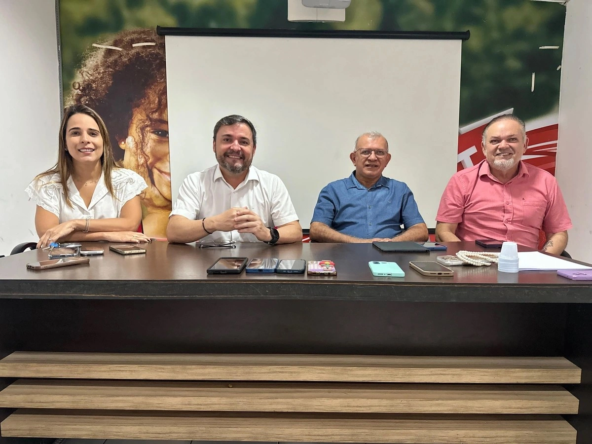 Coletiva de integrantes do Diret´rio do PT estadual