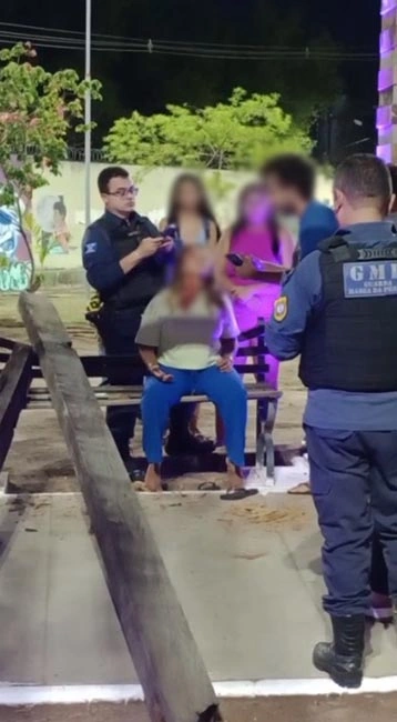 Estrutura de madeira desaba no Parque da Cidadania