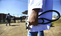 Cerca de 30% dos cursos de Medicina irão sofrer penalizações por não alcançarem pontuação satisfatória no Enamed