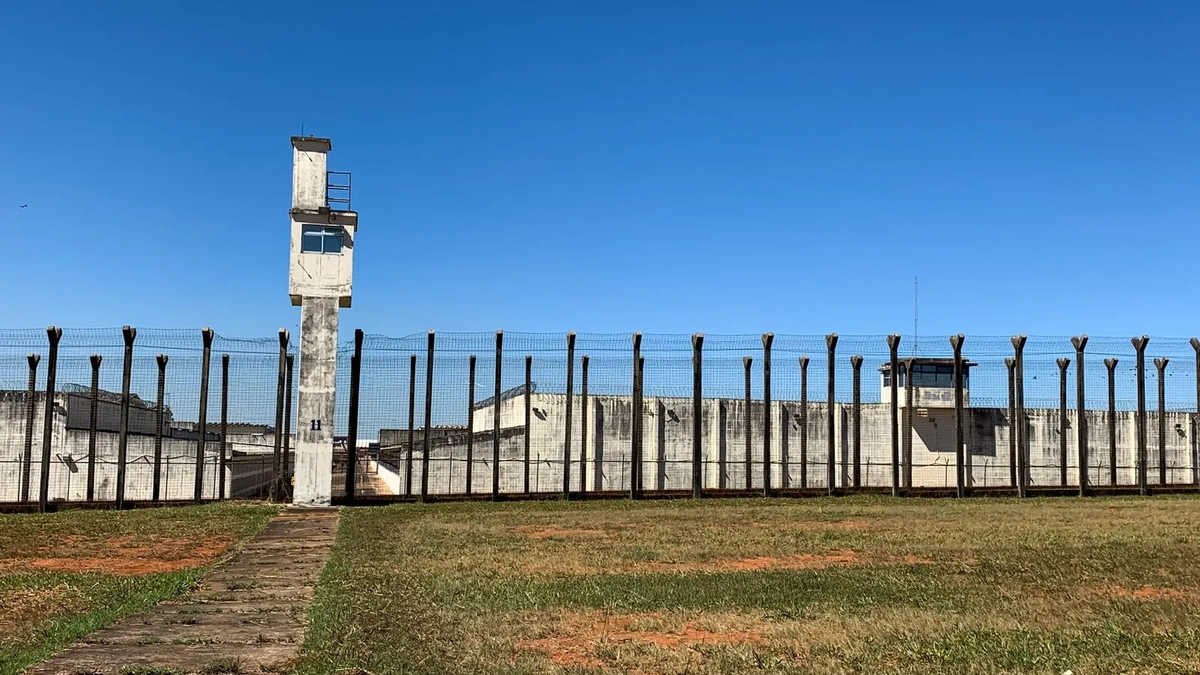 Ex-presidente deixa custódia na PF e será encaminhado para ala especial do sistema penitenciário do DF