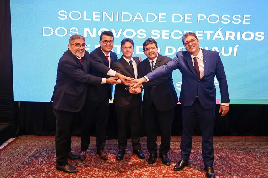 Governador empossa novos secretários de Saúde e Segurança e pede foco na melhoria de índices