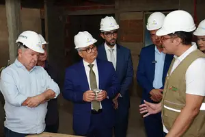 O governador em exercício, desembargador Aderson Nogueira, visitou, nesta segunda-feira (12), em São Raimundo Nonato (Foto: Wesley Rodrigues)