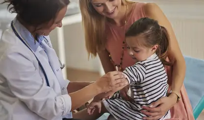 Férias escolares exigem atenção redobrada com saúde, vacinação e segurança das crianças