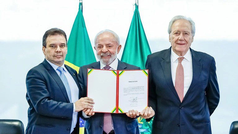 Presidente Lula empossa novo ministro da Justiça e Segurança Pública, Wellington César Lima e Silva