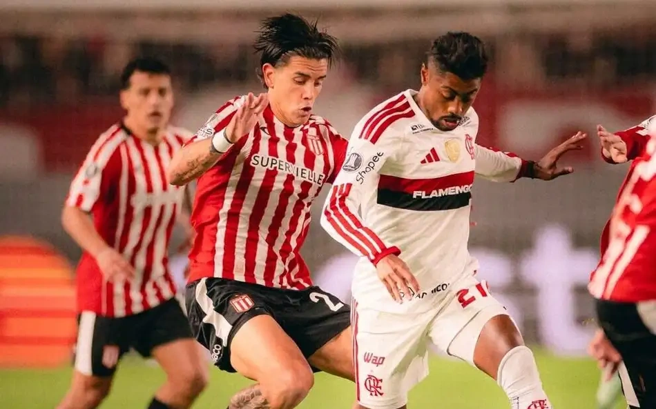 bruno Henrique em contra o Estudiantes