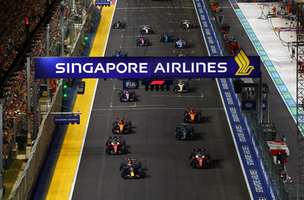 Leclerc tentou atacar Verstappen na curva 1, mas permaneceu em segundo (Foto: Red Bull Content Pool)