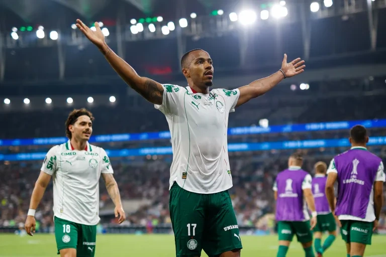 Marlon Freitas faz o segundo gol do Palmeiras