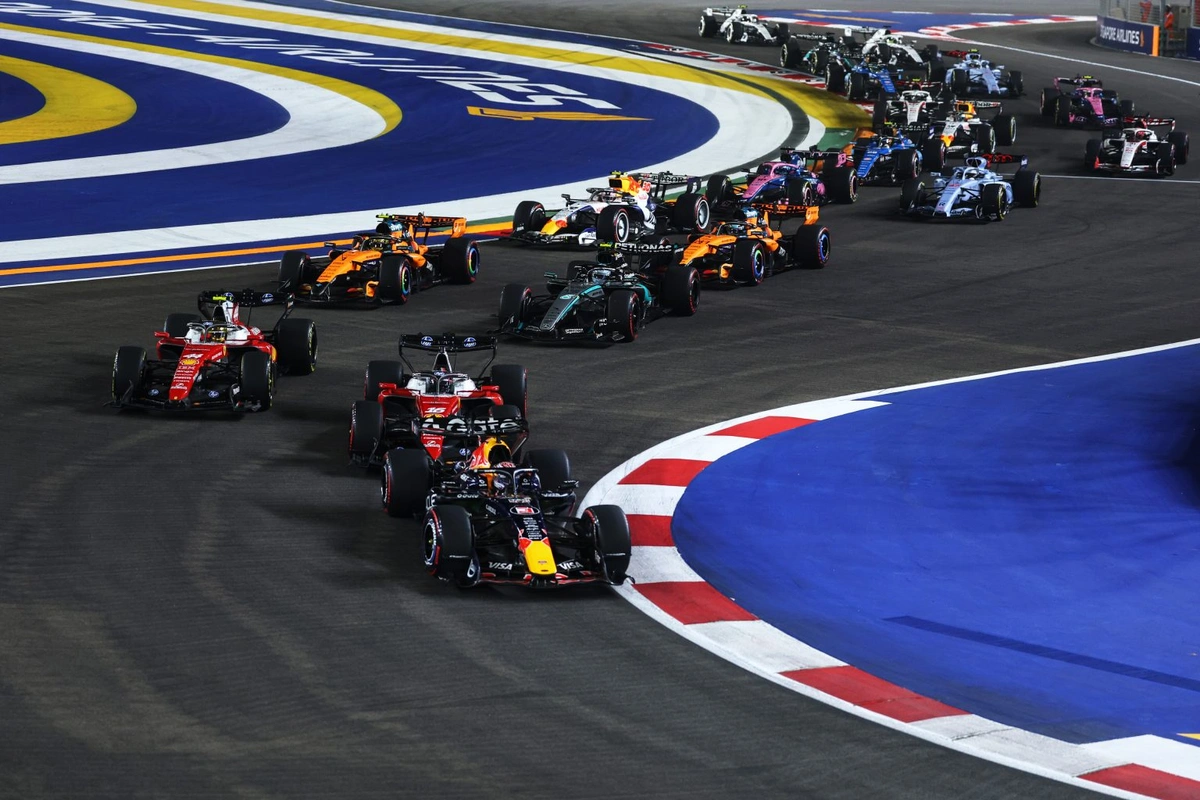 Verstappen controlou pressão de Leclerc na largada em Marina Bay