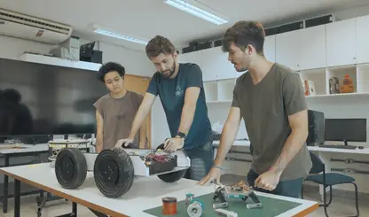 Pós-graduação em IA dispara no Brasil e ultrapassa mil cursos em 2025