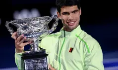 Carlos Alcaraz vence Novak Djokovic e conquista título inédito no Australian Open