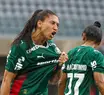Palmeiras despacha o Corinthians, estreia com taça e vira dono da Supercopa Feminina