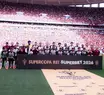 Corinthians vence o Flamengo, conquista a Supercopa do Brasil e estraga volta de Paquetá em jogo cheio de polêmica