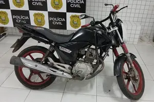Foragido por homicídios em SP é preso após cair de moto durante perseguição policial (Foto: PM-PI)