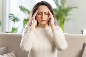 Oncologista alerta para o aumento de casos em pessoas com menos de 50 anos e afirma que sintomas sutis, como fadiga constante, mudanças intestinais e perda de peso sem explicação, não devem ser ignorados para garantir diagnóstico e tratamento precoces (Foto: DR)