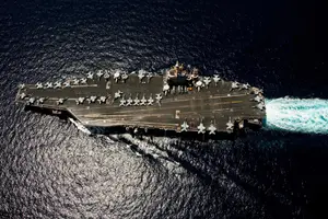Porta-aviões USS Abraham Lincoln (Foto: Reprodução | Marinheira Aprendiz Karolina A Martinez/Marinha dos EUA via AFP)