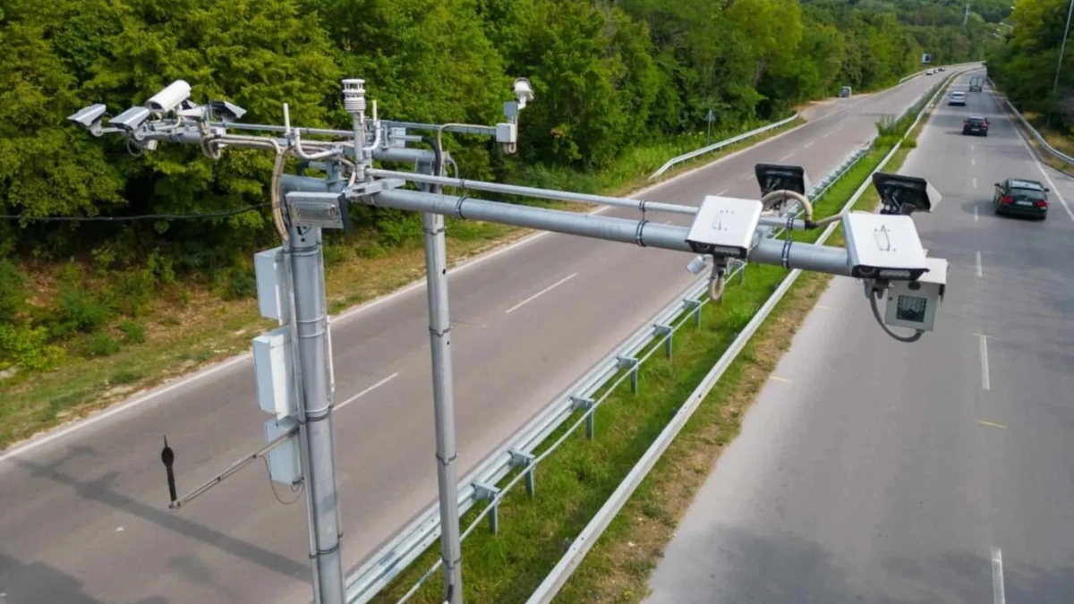 Radares com inteligência artificial já multam motoristas