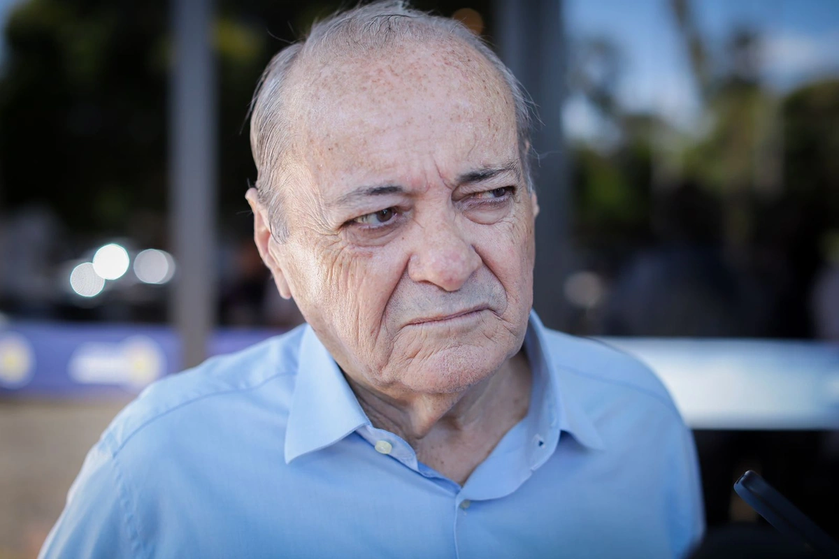 Sílvio Mendes aciona TJ-PI contra lei estadual e questiona obrigação sobre animais abandonados