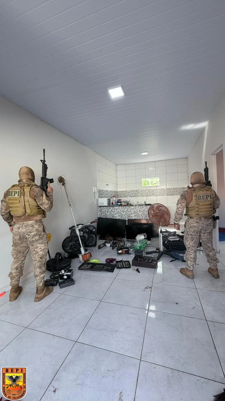 Suspeitos de assalto que fez família refém em chácara na zona rural de Teresina são presos em Altos ( BEPI )