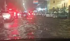 Temporal acende sinal de alerta em Teresina com alagamentos e queda de árvore