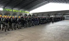 Enquanto o bloco ensaia, a PM já está em formação: 3,5 mil reforçam o Carnaval no PI