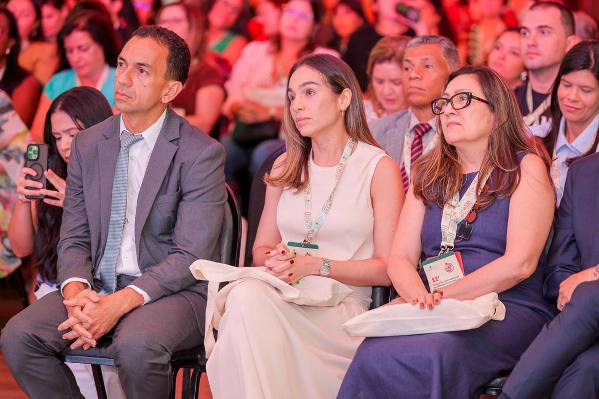 Com Piauí premiado por alfabetização, Rafael Fonteles reforça investimento na primeira infância em simpósio internacional. Aqui a primeira-dama Isabel Fonteles.