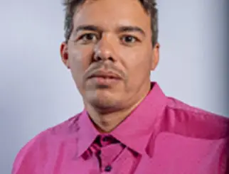 Justiça revoga prisão domiciliar e ex-suplente condenado por estupro volta para a cadeia no Piauí